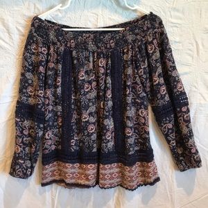 Off the shoulder tee